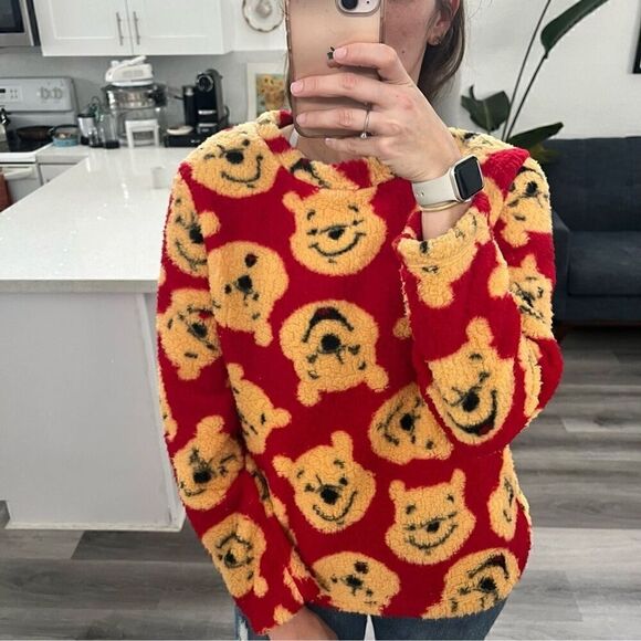 Disney Winnie The Pooh Fuzzy Faux Fur Sweater Pullover Women's Small Sleepwear - Picture 1 of 5